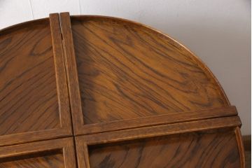 中古美品　カントリーハウス　秋山木工(職人堅木)　ユニークなデザインが目を引く折り畳み丸型飾り棚(陳列棚、本棚、収納棚)(R-052159)