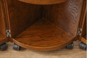 中古美品　カントリーハウス　秋山木工(職人堅木)　ユニークなデザインが目を引く折り畳み丸型飾り棚(陳列棚、本棚、収納棚)(R-052159)