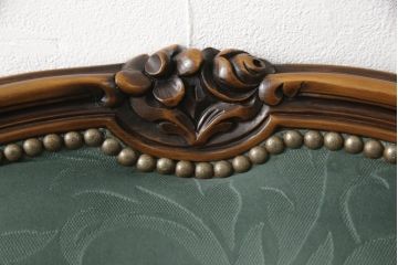 中古　カリモク家具(karimoku)　domani(ドマーニ)　Louis(ルイ)XVシリーズ　シックな色合いが上質な空間づくりにぴったりな1人掛けソファ(定価約40万円)(椅子、アームチェア、一人掛けソファ、1P)(R-052161)