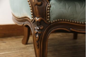 中古　カリモク家具(karimoku)　domani(ドマーニ)　Louis(ルイ)XVシリーズ　シックな色合いが上質な空間づくりにぴったりな1人掛けソファ(定価約40万円)(椅子、アームチェア、一人掛けソファ、1P)(R-052161)