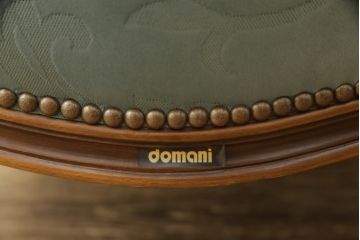 中古　カリモク家具(karimoku)　domani(ドマーニ)　Louis(ルイ)XVシリーズ　シックな色合いが上質な空間づくりにぴったりな1人掛けソファ(定価約40万円)(椅子、アームチェア、一人掛けソファ、1P)(R-052161)