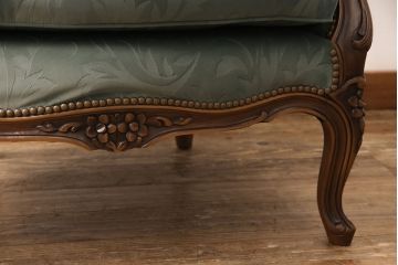 中古　カリモク家具(karimoku)　domani(ドマーニ)　Louis(ルイ)XVシリーズ　シックな色合いが上質な空間づくりにぴったりな1人掛けソファ(定価約40万円)(椅子、アームチェア、一人掛けソファ、1P)(R-052162)