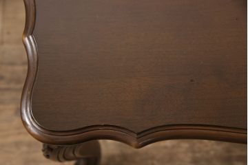 中古　カリモク家具(karimoku)　domani(ドマーニ)　Louis(ルイ)XVシリーズ　流れるような曲線が美しいセンターテーブル(リビングテーブル)(R-052163)
