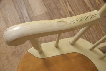 アメリカビンテージ　ETHAN ALLEN(イーセンアーレン)　カントリーな雰囲気がかわいらしいロッキングチェア(椅子、アームチェア、揺り椅子、ヴィンテージ)(R-052164)