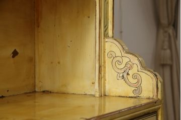 中古　美品　アジアンアンティーク風　カラフルな花の絵柄がかわいらしい大型飾り棚(陳列棚、キャビネット、オープンラック)(R-052165)