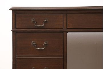 中古　DREXEL HERITAGE (ドレクセルヘリテイジ)　マホガニー材　洗練された大人の雰囲気醸し出す両袖デスク(机、在宅ワーク、在宅用ワークデスク)(R-052177)