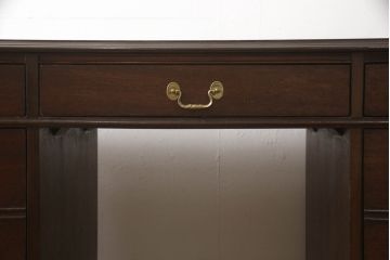 中古　DREXEL HERITAGE (ドレクセルヘリテイジ)　マホガニー材　洗練された大人の雰囲気醸し出す両袖デスク(机、在宅ワーク、在宅用ワークデスク)(R-052178)