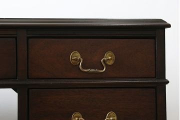 中古　DREXEL HERITAGE (ドレクセルヘリテイジ)　マホガニー材　洗練された大人の雰囲気醸し出す両袖デスク(机、在宅ワーク、在宅用ワークデスク)(R-052179)
