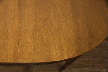 中古　DREXEL HERITAGE(ドレクセルヘリテイジ)　Triune(トライユン)　洗練された佇まいが気品を感じるダイニングテーブル(エクステンションテーブル、拡張式テーブル)(R-052180)