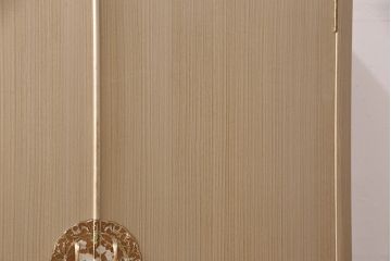 中古　美品　伝統工芸士・中沢和夫作　かくし付き　繊細な金具が上品な雰囲気を高める小引き出し付き加茂総桐箪笥(胴丸、総桐たんす、ワードローブ、衣装箪笥、和タンス、洋服タンス)(定価約100万円)(R-052182)