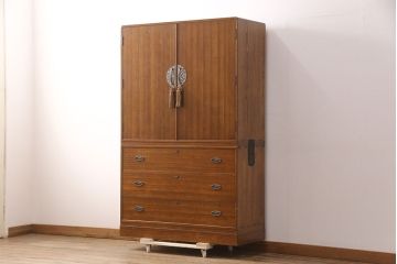 中古　漆塗り　衣装盆付き　落ち着いた色合いが魅力!モダンな空間づくりにおすすめの重ねタンス(並厚、着物箪笥、衣装箪笥、和タンス)(定価約85万円)(R-052183)