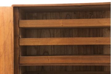 中古　漆塗り　衣装盆付き　落ち着いた色合いが魅力!モダンな空間づくりにおすすめの重ねタンス(並厚、着物箪笥、衣装箪笥、和タンス)(定価約85万円)(R-052183)