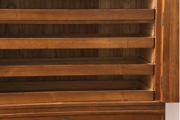 中古　漆塗り　衣装盆付き　落ち着いた色合いが魅力!モダンな空間づくりにおすすめの重ねタンス(並厚、着物箪笥、衣装箪笥、和タンス)(定価約85万円)(R-052183)