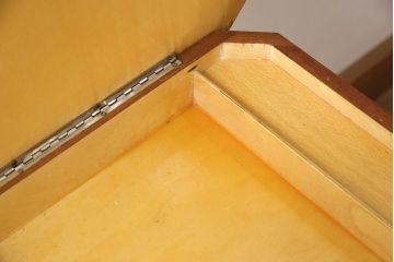 イタリアビンテージ　輸入家具　象嵌細工が美しい!華やかな雰囲気を醸し出す上蓋付きサイドテーブル(コンソールテーブル、飾り台、インレイ、ヴィンテージ)(R-052184)