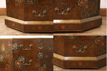 ビンテージ家具　繊細な絵柄と凝ったつくりが目を引くシノワズリ様式のサイドチェスト(ヴィンテージ、引き出し、サイドテーブル)(R-052185)