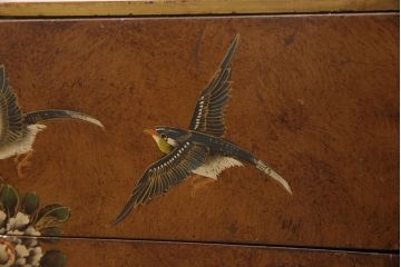 ビンテージ家具　繊細な絵柄と凝ったつくりが目を引くシノワズリ様式のサイドチェスト(ヴィンテージ、引き出し、サイドテーブル)(R-052185)