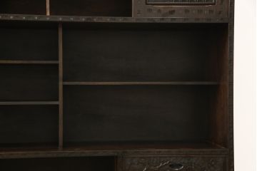 中古　美品　軽井沢彫り　咲き誇る桜の彫りが見事な茶箪笥(サイドボード、サイドキャビネット、収納棚、飾り棚、茶棚、茶タンス)(定価約100万円)(R-052189)