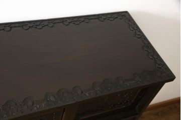中古　美品　軽井沢彫り　咲き誇る桜の彫りが見事な茶箪笥(サイドボード、サイドキャビネット、収納棚、飾り棚、茶棚、茶タンス)(定価約100万円)(R-052189)