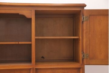 中古美品　横浜ダニエル(daniel)　洗練された佇まいが魅力的なサイドボード(収納棚、戸棚、キャビネット)(R-052190)