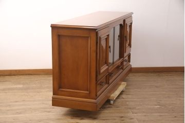 中古美品　横浜ダニエル(daniel)　洗練された佇まいが魅力的なサイドボード(収納棚、戸棚、キャビネット)(R-052190)