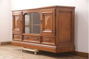 中古美品　横浜ダニエル(daniel)　洗練された佇まいが魅力的なサイドボード(収納棚、戸棚、キャビネット)(R-052190)