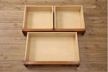 中古美品　横浜ダニエル(daniel)　洗練された佇まいが魅力的なサイドボード(収納棚、戸棚、キャビネット)(R-052190)