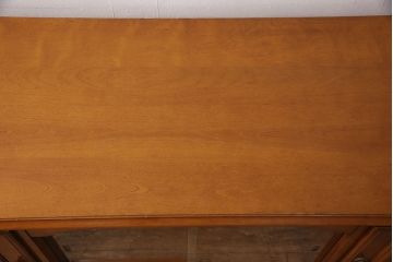 中古美品　横浜ダニエル(daniel)　洗練された佇まいが魅力的なサイドボード(収納棚、戸棚、キャビネット)(R-052190)