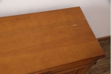 中古美品　横浜ダニエル(daniel)　洗練された佇まいが魅力的なサイドボード(収納棚、戸棚、キャビネット)(R-052190)