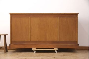 中古美品　横浜ダニエル(daniel)　洗練された佇まいが魅力的なサイドボード(収納棚、戸棚、キャビネット)(R-052190)
