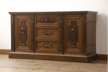 中古　美品　DREXEL HERITAGE(ドレクセルヘリテイジ)　FRANCESCA(フランチェスカ)シリーズ　上品なモールディングの装飾が高級感を高めるサイドボード(クレデンザ、クリデンザ、収納棚、キャビネット、サイドキャビネット)(R-052191)
