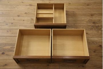 中古　美品　DREXEL HERITAGE(ドレクセルヘリテイジ)　FRANCESCA(フランチェスカ)シリーズ　上品なモールディングの装飾が高級感を高めるサイドボード(クレデンザ、クリデンザ、収納棚、キャビネット、サイドキャビネット)(R-052191)