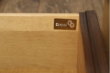中古　美品　DREXEL HERITAGE(ドレクセルヘリテイジ)　FRANCESCA(フランチェスカ)シリーズ　上品なモールディングの装飾が高級感を高めるサイドボード(クレデンザ、クリデンザ、収納棚、キャビネット、サイドキャビネット)(R-052191)