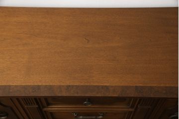 中古　美品　DREXEL HERITAGE(ドレクセルヘリテイジ)　FRANCESCA(フランチェスカ)シリーズ　上品なモールディングの装飾が高級感を高めるサイドボード(クレデンザ、クリデンザ、収納棚、キャビネット、サイドキャビネット)(R-052191)