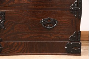 中古　美品　岩谷堂箪笥　桜木家具店作　重厚な雰囲気で格式ただようチェスト(引き出し、衣装箪笥、整理タンス)(R-052209)