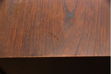中古　国産民芸家具　ケヤキ材　四隅の金具にもこだわりが感じられる長火鉢(囲炉裏、関西火鉢、木製火鉢)(R-052210)