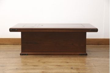 中古　国産民芸家具　ケヤキ材　四隅の金具にもこだわりが感じられる長火鉢(囲炉裏、関西火鉢、木製火鉢)(R-052210)