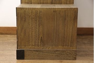 中古　美品　総桐材　桐材と金具のコントラストが目を引く階段箪笥(和タンス、収納箪笥、桐箪笥、桐たんす)(R-052212)