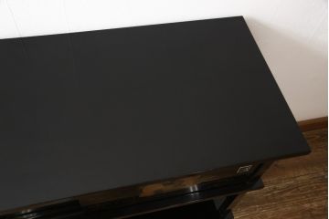 中古美品　輪島塗り　日展作家　桜井一良作　花と鳥の図柄が優雅な総漆塗りの飾り棚(定価約220万円)(茶棚、収納棚、戸棚)(R-052213)