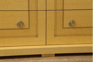 中古美品　イタリア高級輸入家具　メープル材突板　一風変わったデザインがおしゃれなサイドボード(定価約45万円)(引き出し、チェスト、洋服タンス)(R-052219)