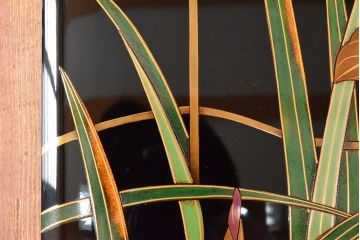 輪島塗　若島屋謹製　木谷信夫銘　菖蒲蒔絵　木製手文庫(文箱、手許箱)(R-052223)