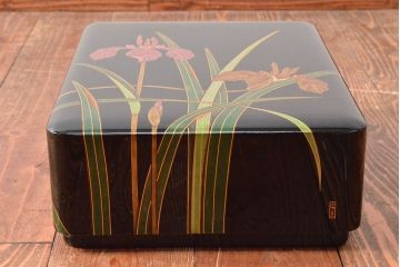 輪島塗　若島屋謹製　木谷信夫銘　菖蒲蒔絵　木製手文庫(文箱、手許箱)(R-052223)