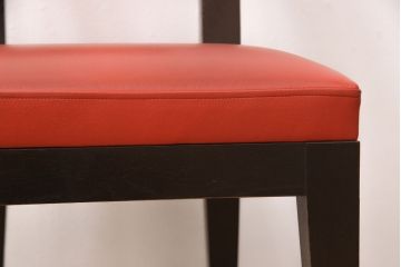中古　cassina.ixc(カッシーナ・イクスシー )  Philippe hurel(フィリップ・ユーレル)  シンプルでありながら優雅で洗練されたデザインが魅力のチロルチェア(ダイニングチェア、椅子、合皮)(R-052225)