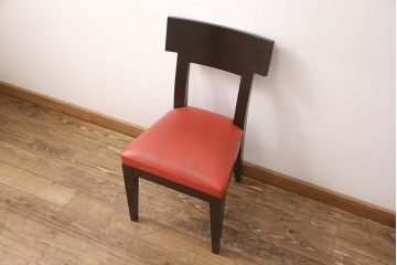 中古　cassina.ixc(カッシーナ・イクスシー )  Philippe hurel(フィリップ・ユーレル)  シンプルでありながら優雅で洗練されたデザインが魅力のチロルチェア(ダイニングチェア、椅子、合皮)(R-052225)