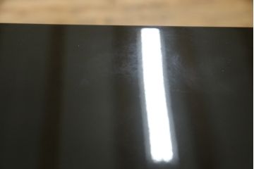 中古　美品　伝統工芸家具　輪島塗り　蝋色塗り　浜高悦朗作　漆の深く美しい黒色に繊細な山水蒔絵が映える飾り棚(茶棚、収納棚、違い棚)(R-052238)