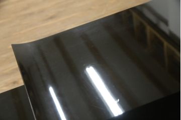 中古　美品　伝統工芸家具　輪島塗り　蝋色塗り　浜高悦朗作　漆の深く美しい黒色に繊細な山水蒔絵が映える飾り棚(茶棚、収納棚、違い棚)(R-052238)