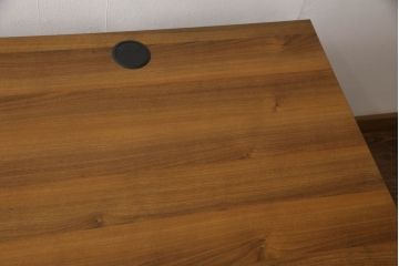 中古　美品　海外輸入品　ウォールナットプリント　メタル　収納力抜群のシンプルな両袖机(プレジデントデスク、オフィスデスク、ワークデスク、在宅ワーク、在宅用)(R-052241)