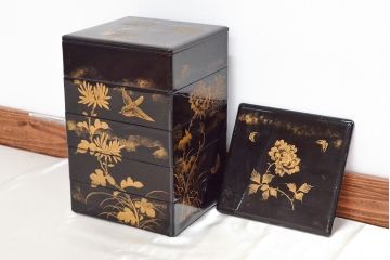 大正〜昭和初期　花鳥図　黒漆金蒔絵　木製五段重箱(漆器)(R-052245)