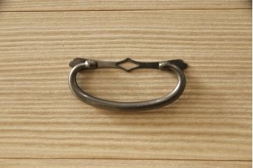 中古　美品　四季折々の花の飾り金具が美しい加茂総桐箪笥(定価約110万円)(総桐たんす、桐タンス、着物箪笥、衣装タンス)(R-052251)