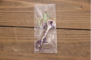 中古　美品　繊細な花々の飾り金具が美しい加茂総桐箪笥(定価約140万円)(胴丸、総桐たんす、桐タンス、着物箪笥、衣装タンス)(R-052252)