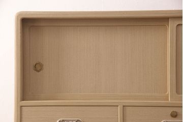 中古　美品　かくし付き　衣装盆付き　可愛らしい花の金具が魅力の可愛らしい花の金具の加茂総桐箪笥(胴厚・四方丸)(定価約120万円)(総桐たんす、桐タンス、着物箪笥、衣装タンス)(R-052253)